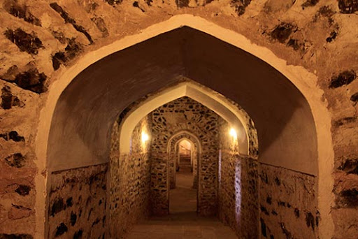 In the talks of secret tunnels, Amritsar remains under the cover. The city has significant war history of unexplored tunnels where a different world exists! Some tunnels have been more than 400 years old. The book, Tawarikh Lahore-Amritsar, mentions about the presence of more than two dozen tunnels in the city. In1990 a tunnel in Katra Bhagian was found inside a mansion.  It was demolished as it remained unattended by Archaeological Survey of India. Similarly, a 5.5 feet wide tunnel in 2006 was found but filled with cement by the locals. Yet another tunnel was found as an escape route of Guru Hargobind Sahib. It went right from his fort to the Golden Temple but remains unexplored. There are some historically significant tunnels yet to be discovered here.